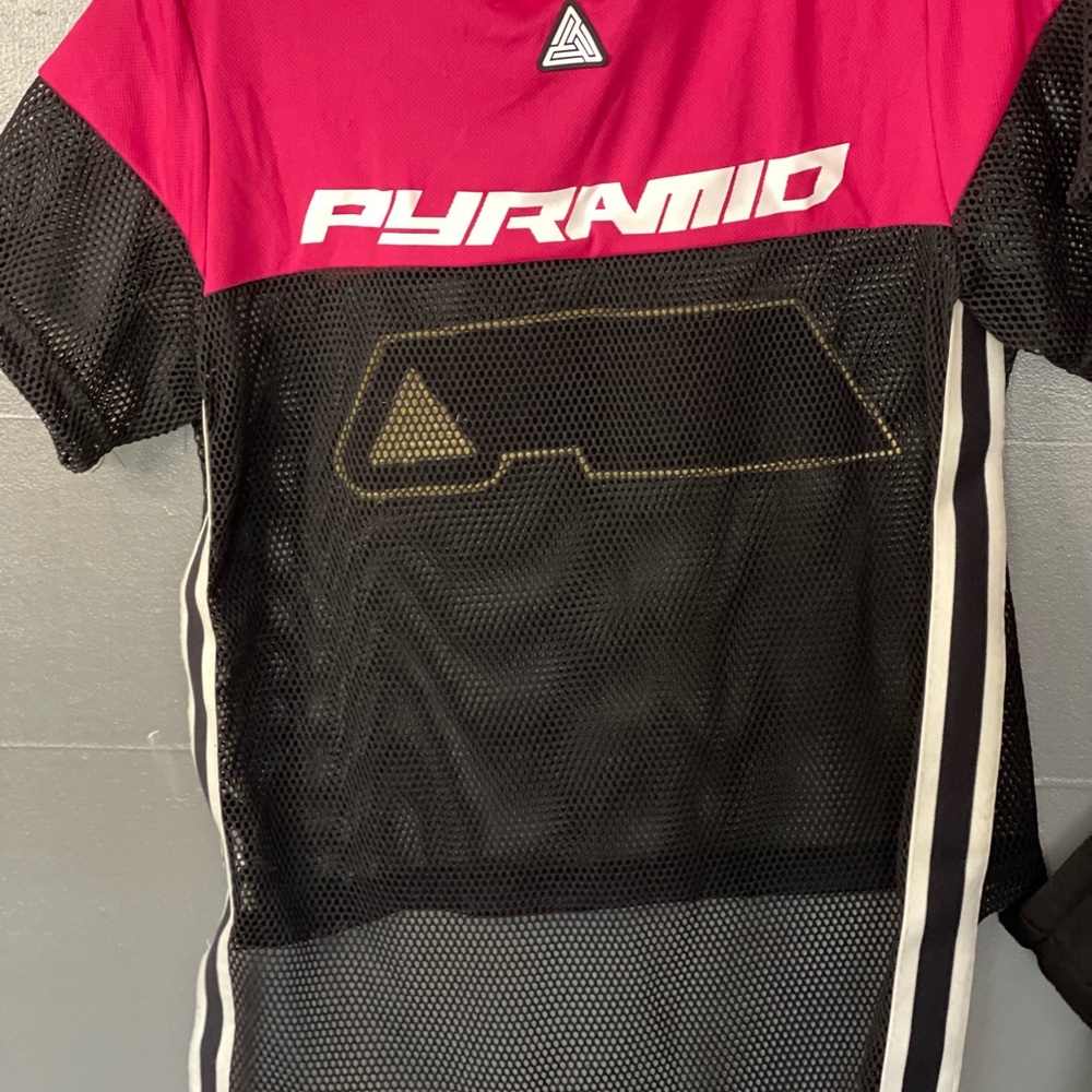 Solid Mesh Black Pyramid Shirt